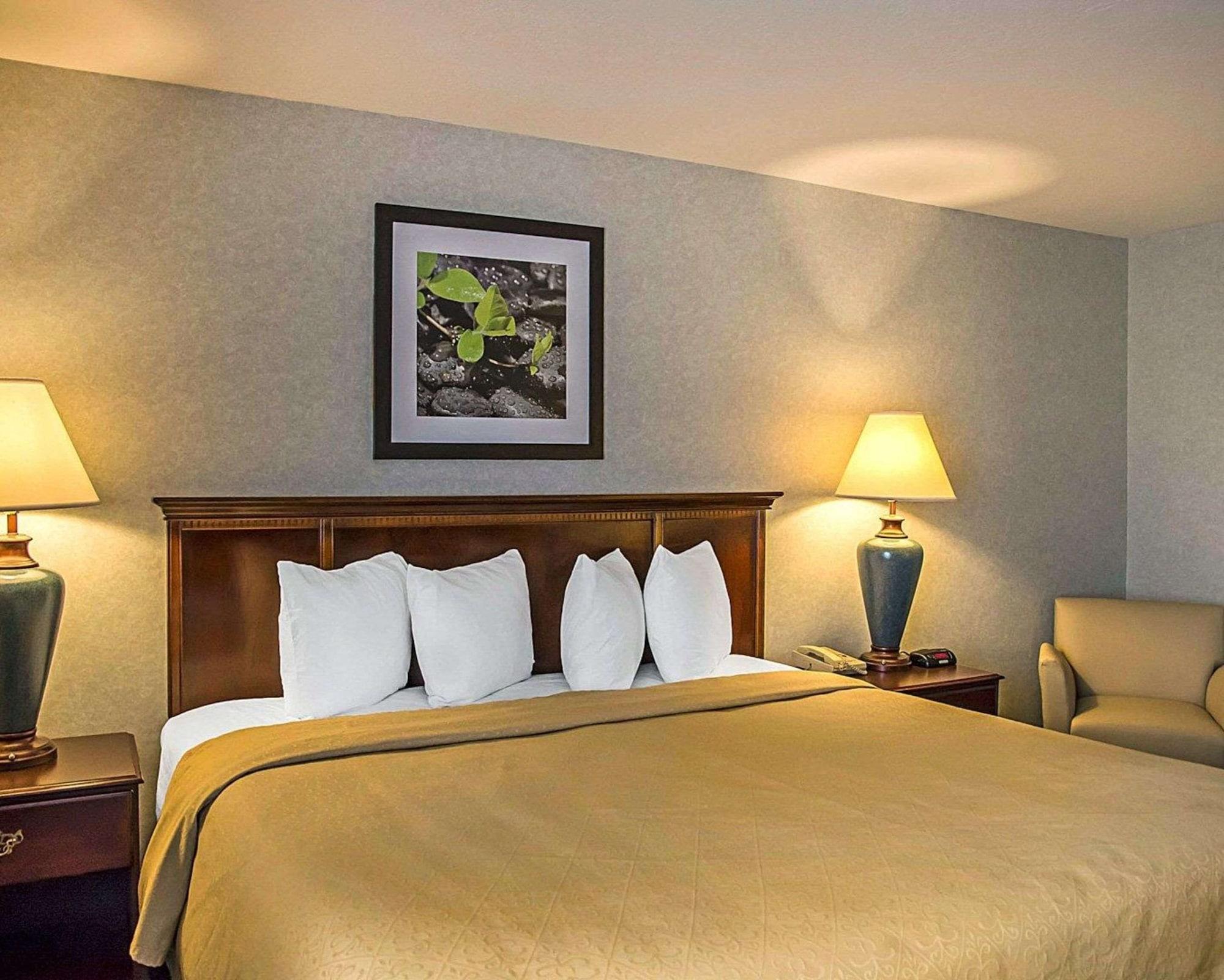 Quality Inn&Suites Cincinnati I-275 Springdale Esterno foto