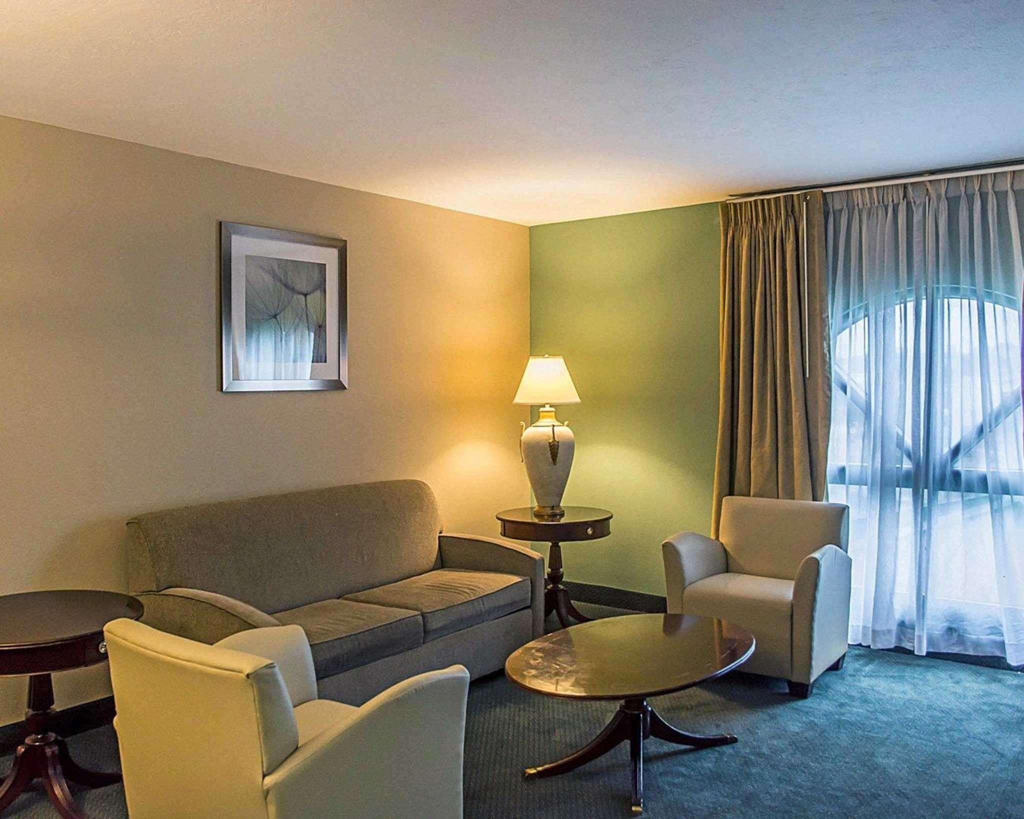 Quality Inn&Suites Cincinnati I-275 Springdale Esterno foto