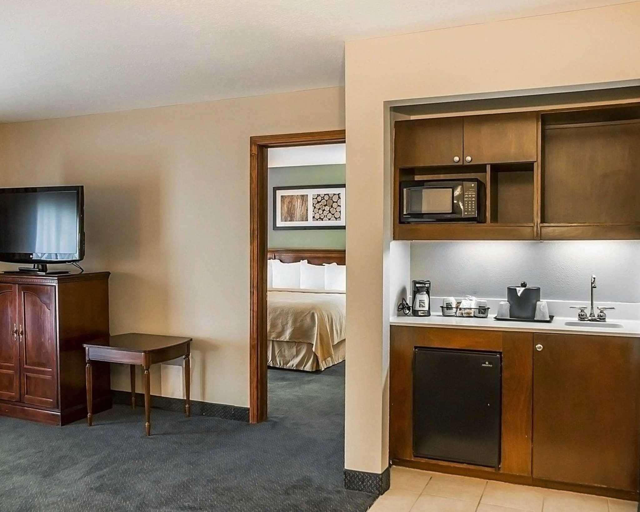 Quality Inn&Suites Cincinnati I-275 Springdale Esterno foto